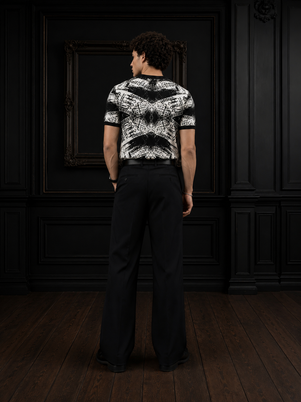 Men's Abstract Geometric Jacquard Knit T-Shirt in Black & White