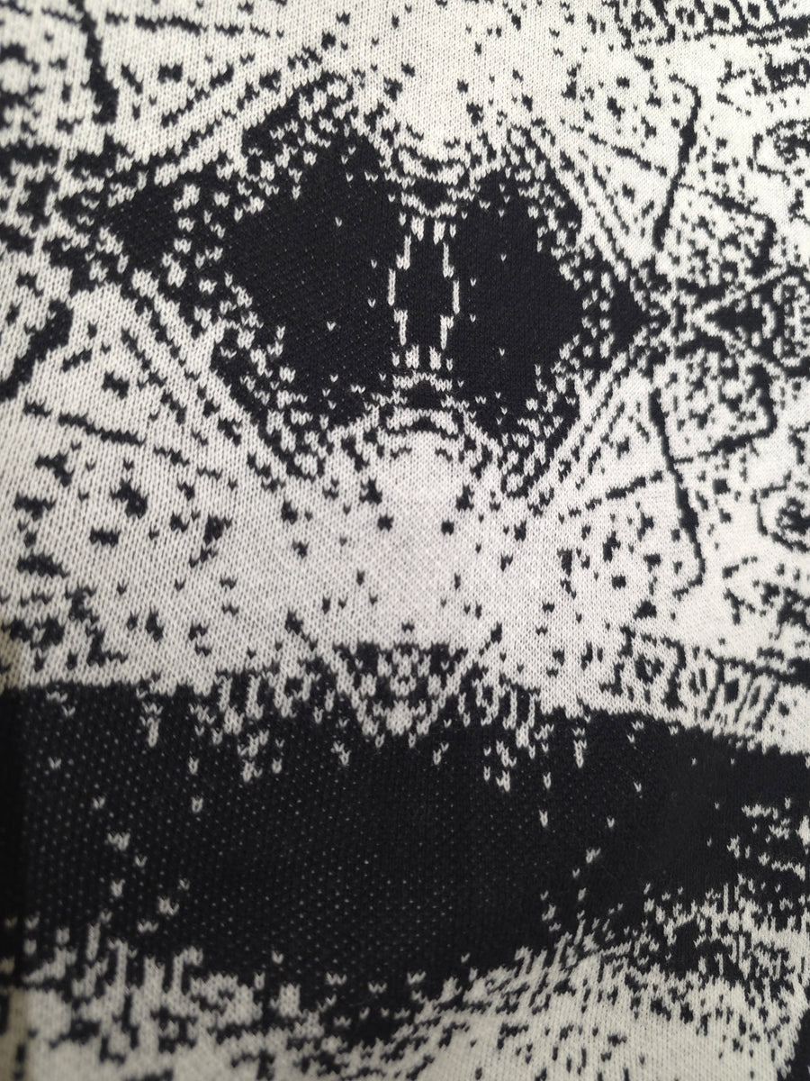 Men's Abstract Geometric Jacquard Knit T-Shirt in Black & White